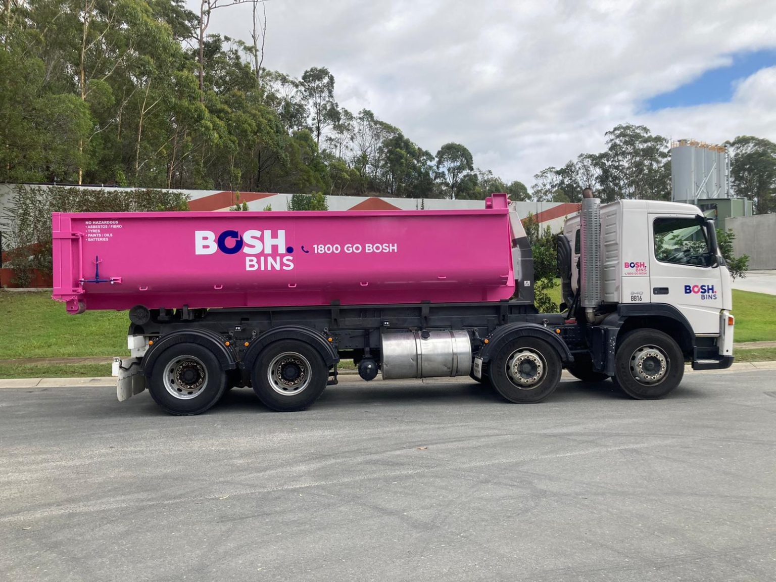 Skip Bin Hire Skip Hire Gold Coast Rubbish Removal Ezi Skips